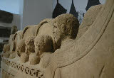 Rubinus - Neumagener Weinschiff1 f voorzijde achtersteven detail [Landesmuseum Trier].JPG