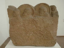Rubinus - Neumagener Weinschiff2 a voorzijde 03 [Landesmuseum Trier].JPG